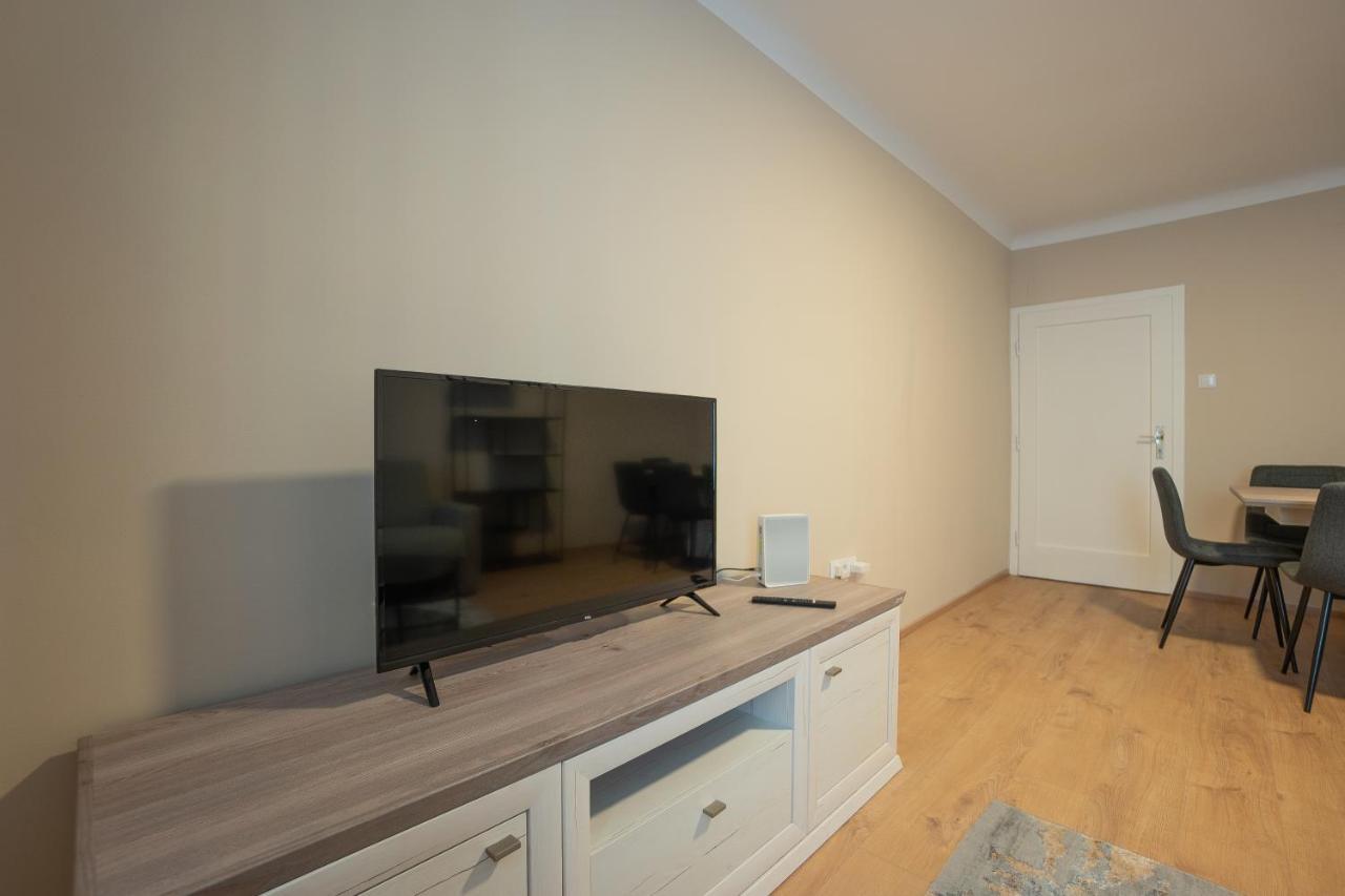A 2-Bedroom Apartment With A King-Size Bed And A Balcony Is Located Just A 15-Minute Walk From Stephansplatz. Вена Экстерьер фото