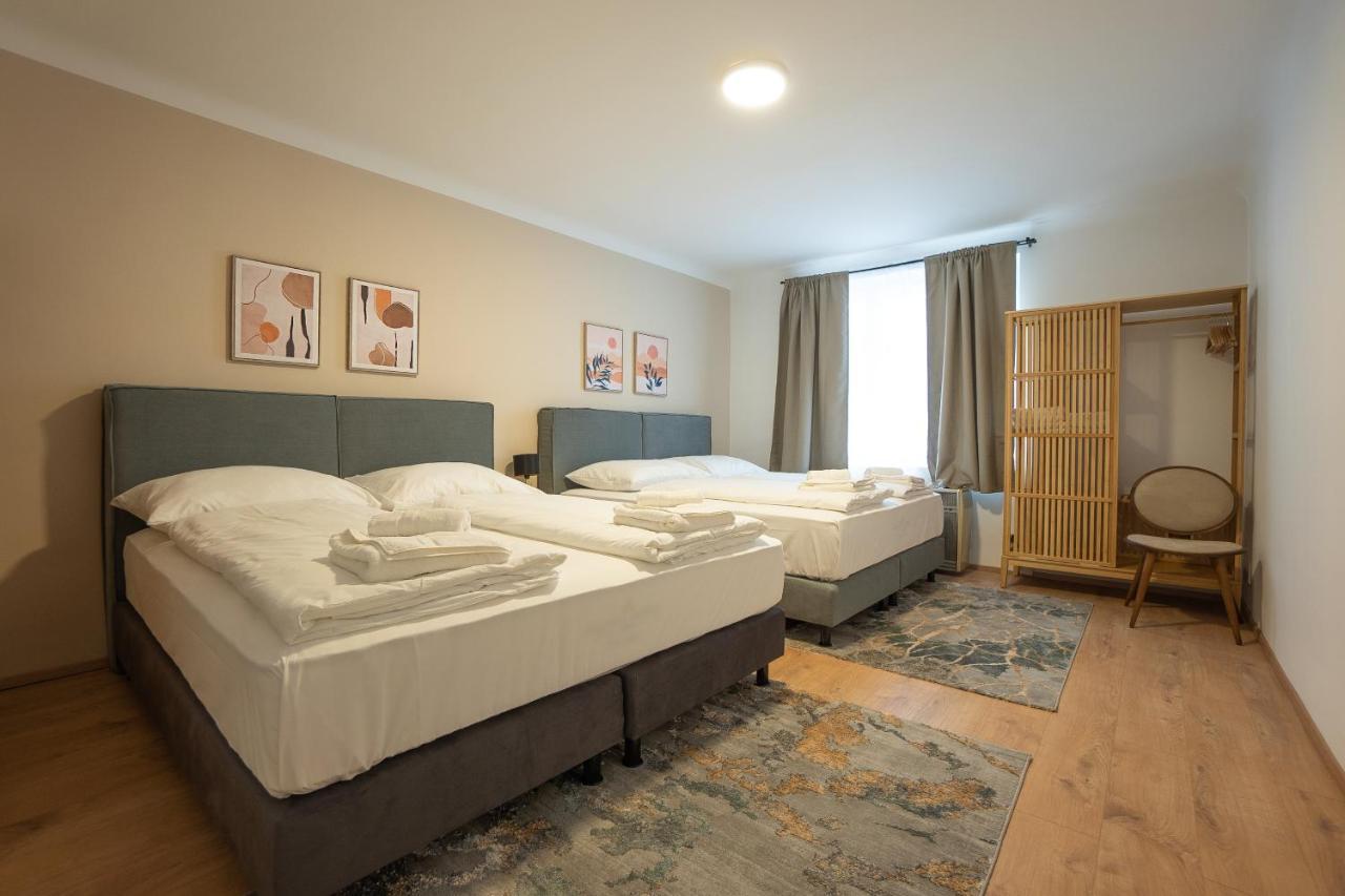 A 2-Bedroom Apartment With A King-Size Bed And A Balcony Is Located Just A 15-Minute Walk From Stephansplatz. Вена Экстерьер фото