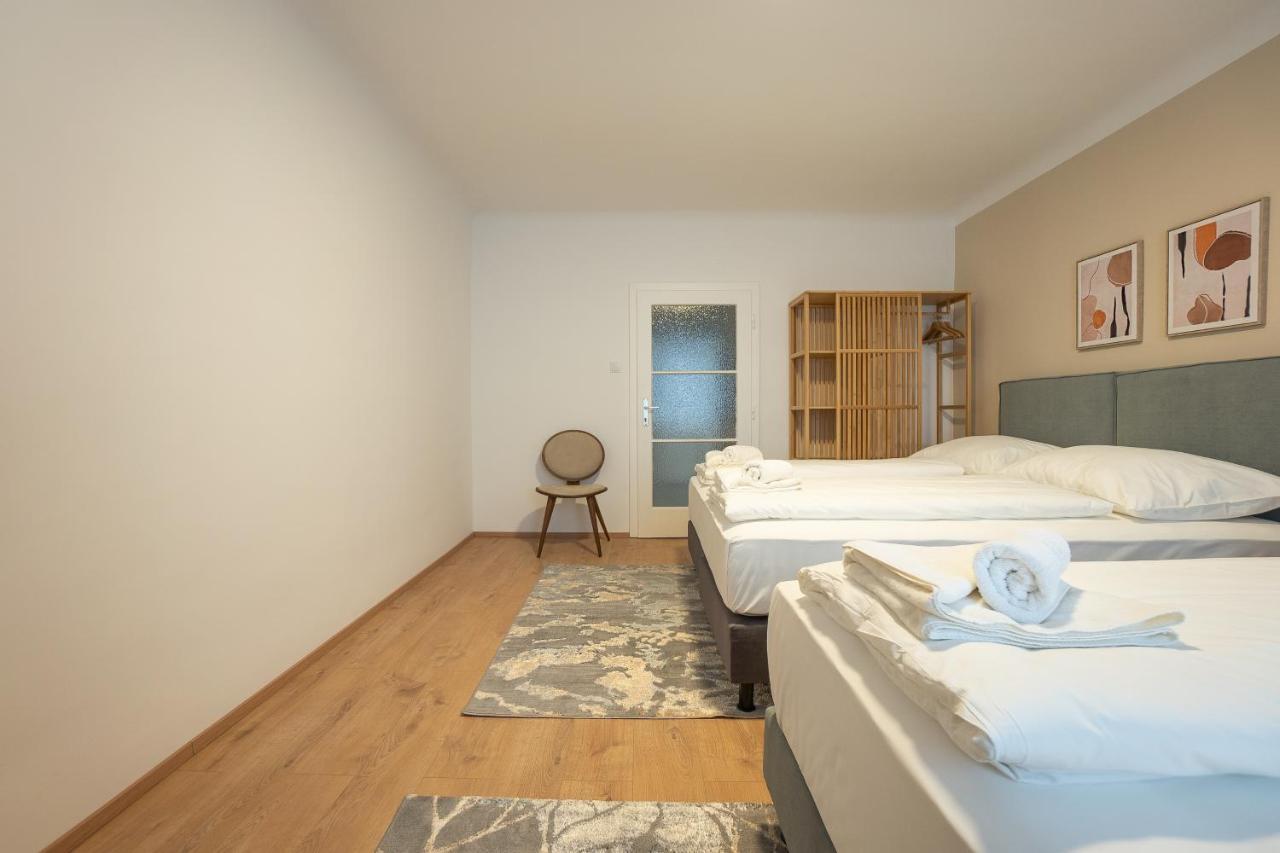A 2-Bedroom Apartment With A King-Size Bed And A Balcony Is Located Just A 15-Minute Walk From Stephansplatz. Вена Экстерьер фото